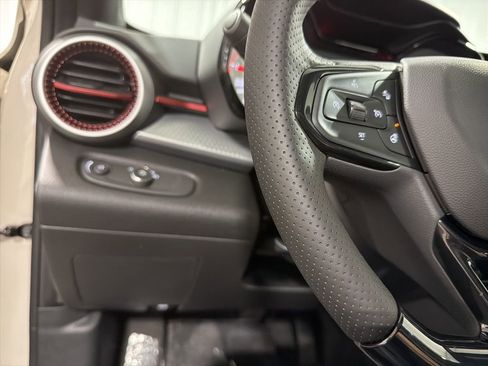 New 2026 Chevrolet Trax RS w/ Sunroof Package FWD image 32