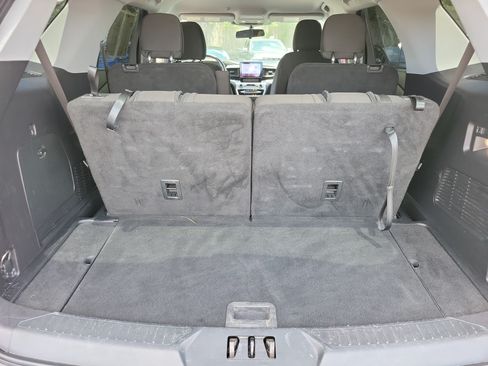Used 2022 Ford Explorer XLT RWD image 18