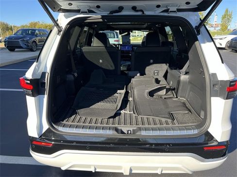 Used 2024 Lexus TX 500h AWD image 23