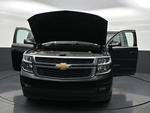 Used 2019 Chevrolet Suburban LT AWD/4WD image 36