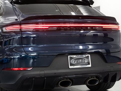 Used 2024 Porsche Cayenne Turbo GT AWD/4WD image 18