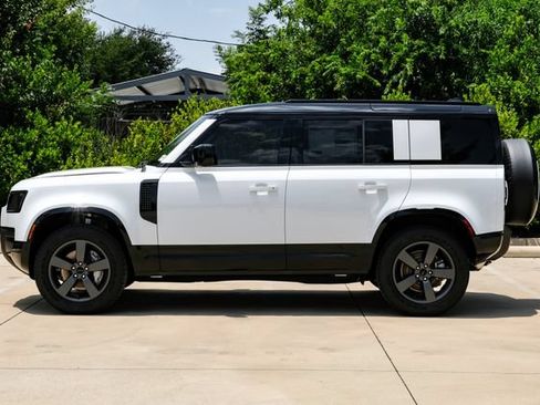 New 2026 Land Rover Defender 110 X-Dynamic SE AWD/4WD image 16
