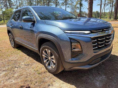 Used 2025 Chevrolet Equinox LT FWD image 7