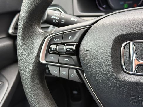 Used 2022 Honda Accord LX image 17