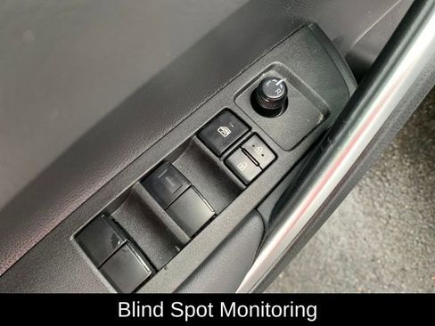 Used 2023 Toyota Corolla Cross XLE w/ Convenience Package image 13