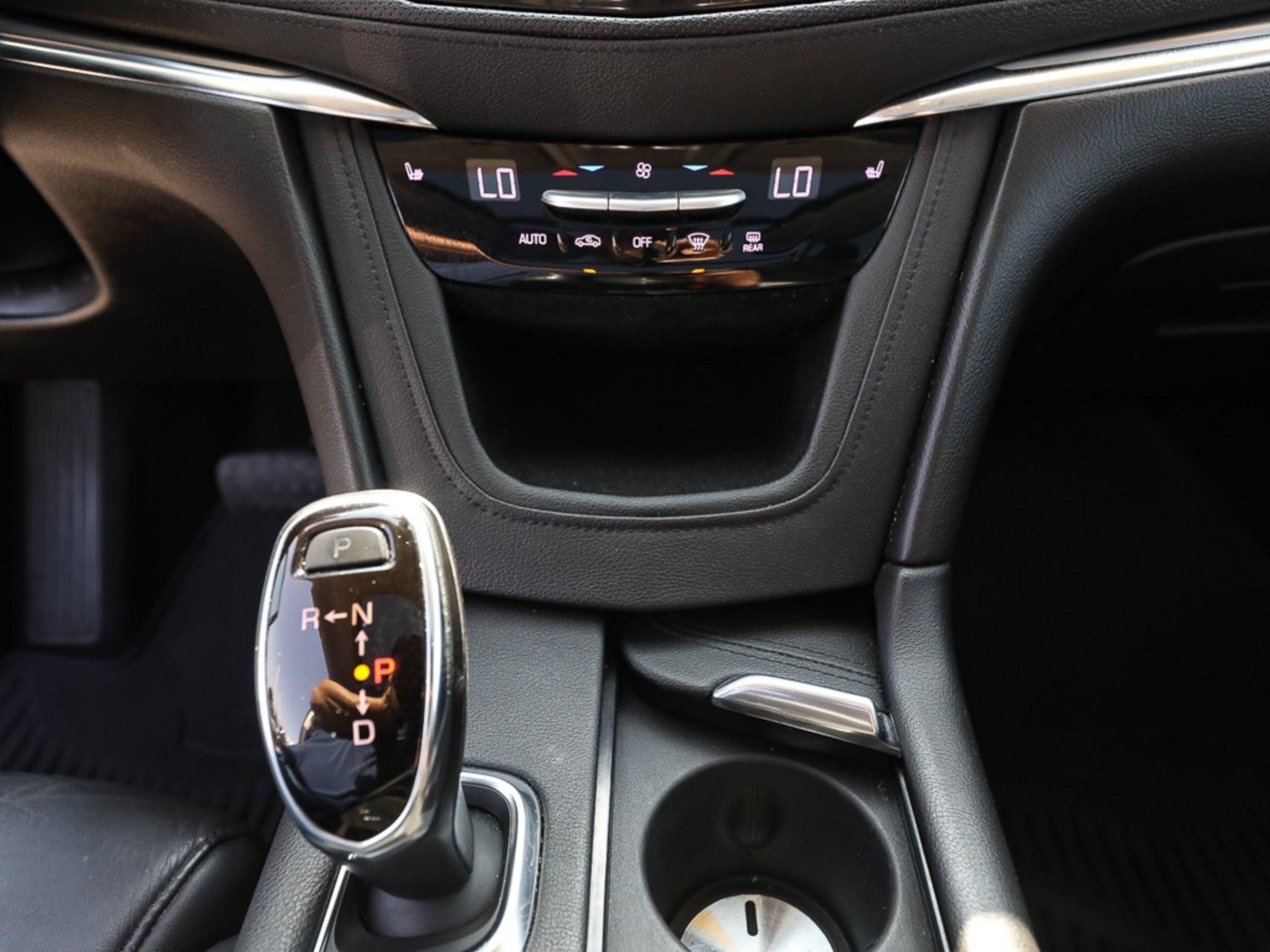 Used 2018 Cadillac XT5 Luxury w/ Driver Awareness Package AWD/4WD image 19