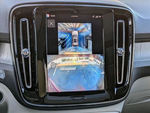 Certified 2026 Volvo XC40 B5 Plus w/ Protection Package Premier image 15