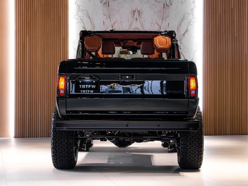 Used 2025 Ford Bronco Badlands image 6