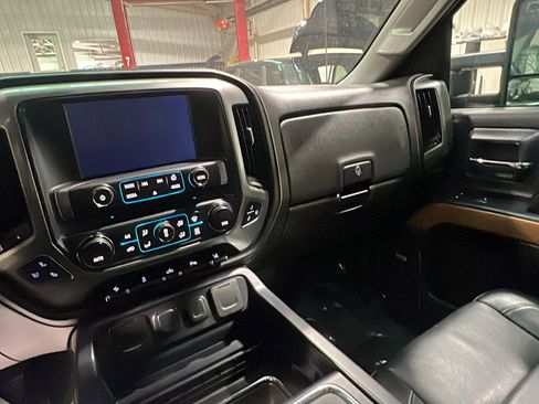 Used 2015 Chevrolet Silverado 2500 LTZ w/ LTZ Plus Package image 13