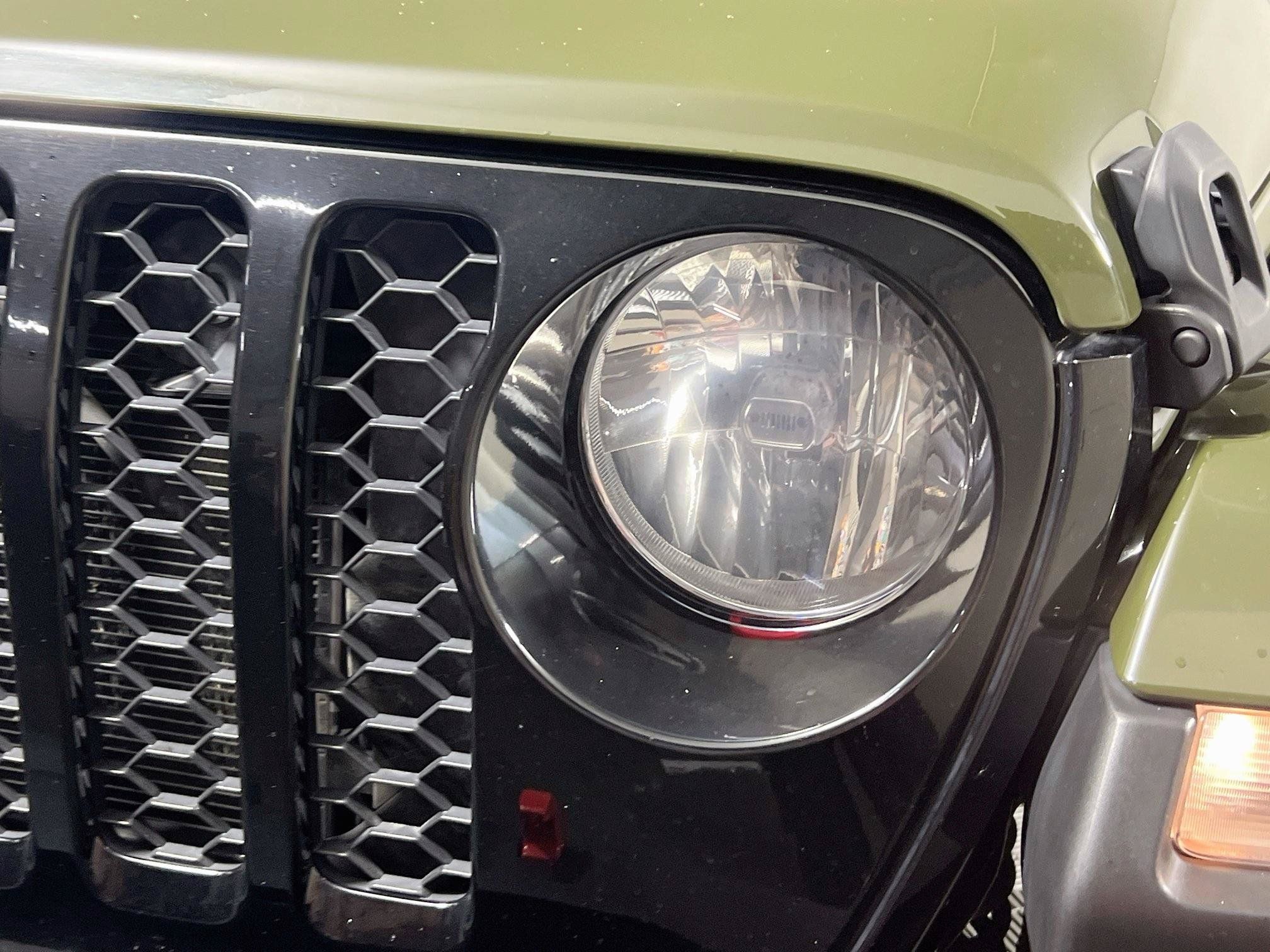 Used 2022 Jeep Gladiator Sport AWD/4WD image 11