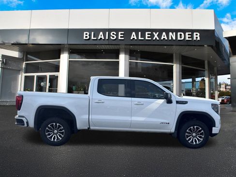 Used 2023 GMC Sierra 1500 AT4 image 2