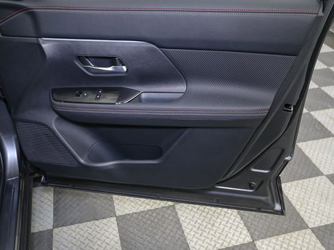 Used 2025 Nissan Kicks SR AWD/4WD image 20