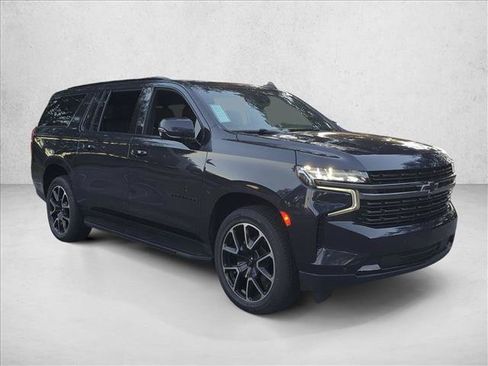 Used 2022 Chevrolet Suburban RST w/ Luxury Package image 3