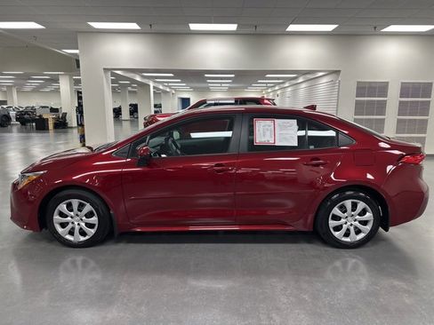 Certified 2025 Toyota Corolla LE image 4