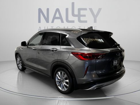 Used 2020 INFINITI QX50 Luxe w/ Navigation Package FWD image 3