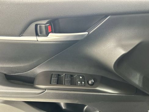Used 2023 Toyota Camry SE FWD image 11