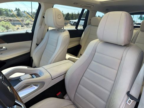 Used 2021 Mercedes-Benz GLS 450 4MATIC image 19