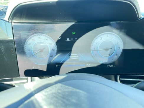 Used 2025 Hyundai Elantra SEL image 41