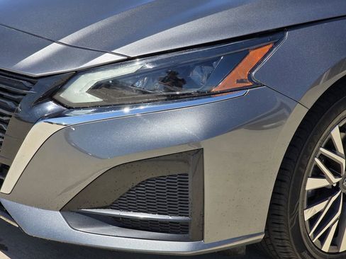 Used 2024 Nissan Altima 2.5 SV image 6