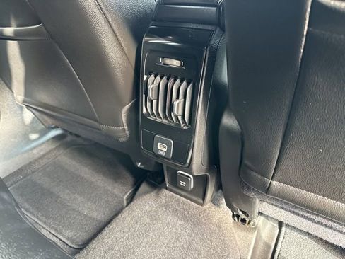 Used 2025 Jeep Compass Latitude image 17