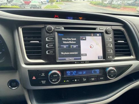 Used 2018 Toyota Highlander XLE FWD image 9