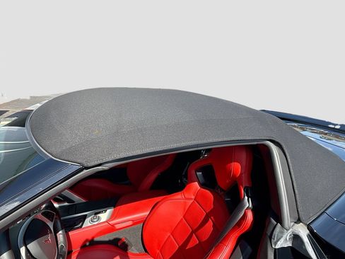 Used 2015 Chevrolet Corvette Z06 w/ 3LZ Preferred Equipment Group RWD image 24