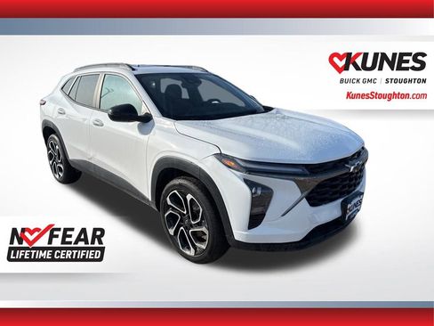 Used 2024 Chevrolet Trax RS w/ Sunroof Package image 1