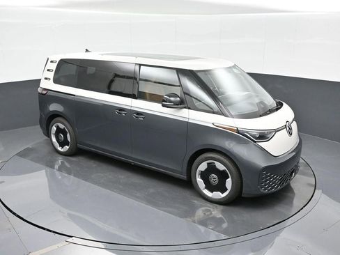 New 2025 Volkswagen ID. Buzz Pro S Plus RWD image 26