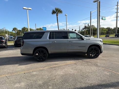 New 2026 Chevrolet Suburban High Country AWD/4WD image 15