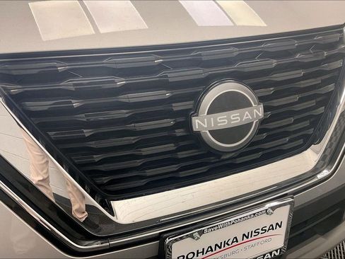 Certified 2022 Nissan Rogue SV image 27