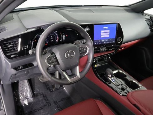 Used 2025 Lexus NX 250 FWD image 7