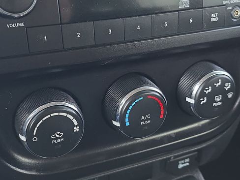 Used 2015 Jeep Patriot Sport w/ Power Value Group FWD image 21