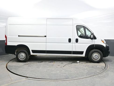 Used 2025 RAM ProMaster 2500 w/ Convenience Group FWD image 8