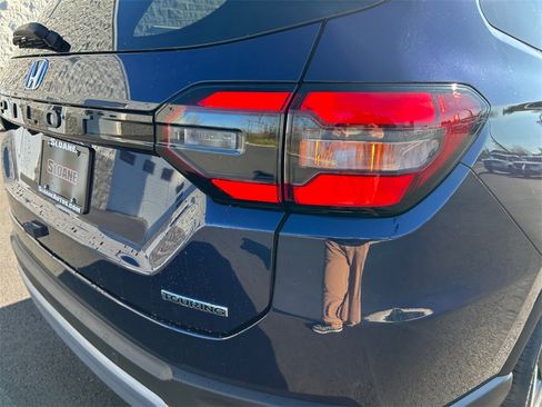 New 2025 Honda Pilot Touring image 24