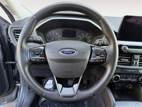Used 2022 Ford Escape SEL image 16