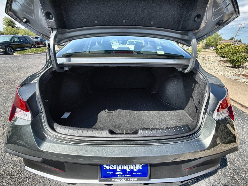 Used 2025 Hyundai Elantra Sport FWD image 19
