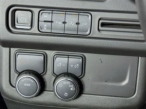 Used 2022 Chevrolet Suburban LS image 14