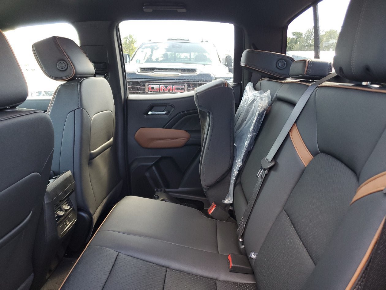 New 2026 GMC Canyon AT4 w/ AT4 Premium Package AWD/4WD image 11
