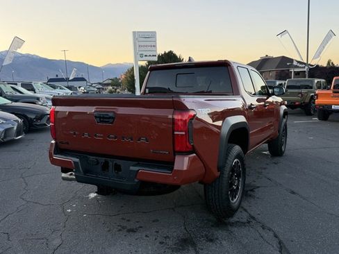 Used 2025 Toyota Tacoma TRD Off-Road image 6
