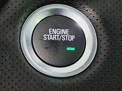 Certified 2025 Cadillac XT5 Premium Luxury image 14