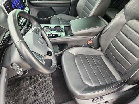 Used 2024 Volkswagen Atlas Cross Sport SEL R-Line AWD/4WD image 13