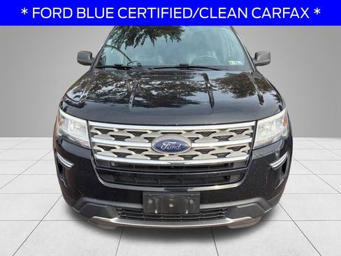 Used 2018 Ford Explorer XLT image 2