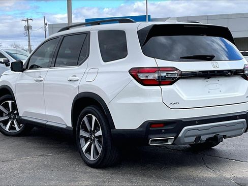 Used 2023 Honda Pilot Elite image 12