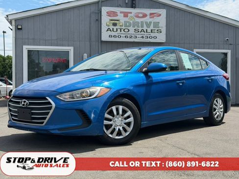 Used 2017 Hyundai Elantra SE FWD image 1
