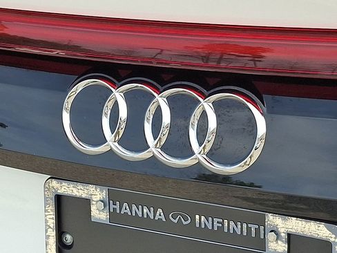 Used 2022 Audi Q8 Premium Plus w/ Premium Plus Package image 32