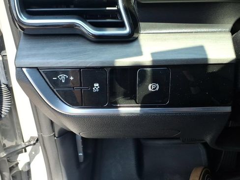 Used 2025 Kia Sportage X-Line AWD/4WD image 19
