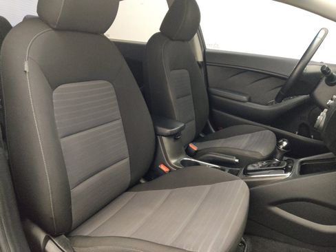 Used 2017 Kia Forte S w/ S Technology Package image 21