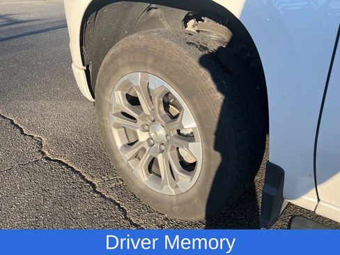 Used 2024 Chevrolet Silverado 1500 High Country w/ Technology Package image 13