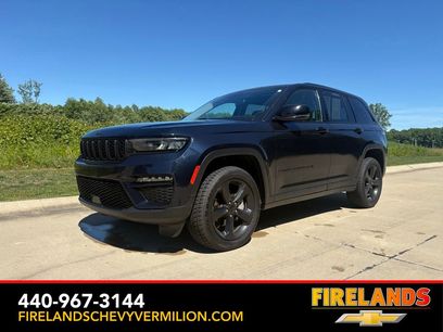 Used 2023 Jeep Grand Cherokee Limited w/ Black Appearance Package