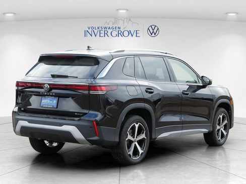 New 2026 Volkswagen Tiguan SE AWD/4WD image 2